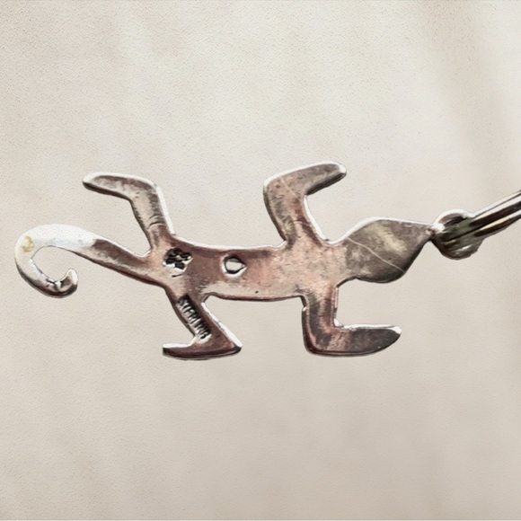 Vintage Sterling Silver Southwestern Reptile Gecko Charm Pendent - Picture 3 of 8